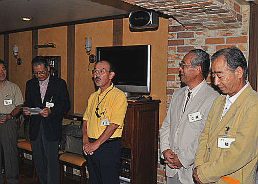 �d�C�H�w�Ȍ��q�����������󋵕񍐂����Ă���ʐ^