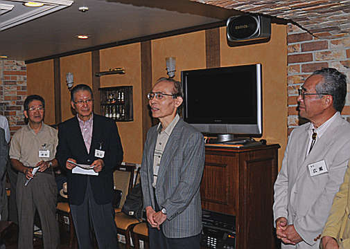 �����H�w�ȊC�V�������������󋵕񍐂����Ă���ʐ^